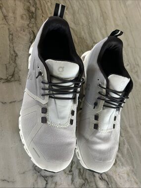 On Cloud 5 Waterproof Women’s Running Shoes | Alloy | Size 9